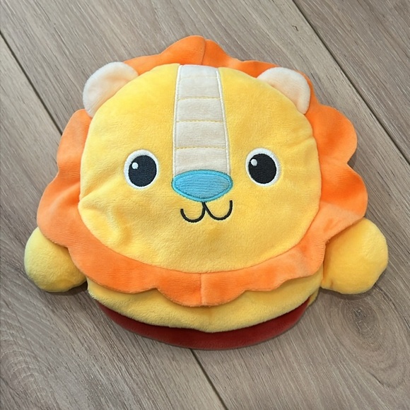 Winfun Surprise Puppet Flip – Lion - Picture 2 of 6